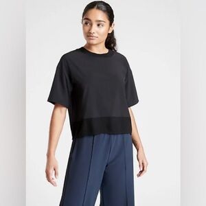 Athleta Women’s Zephyr Crop Tee Top Black Short Sleeves Size Medium